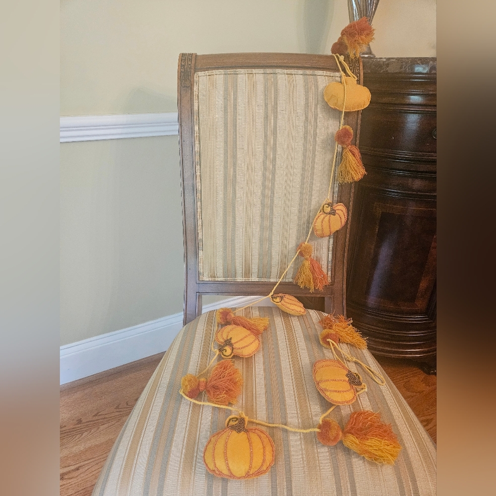 NWT Autumn Pumpkin Garland with Tassels Orange/Gold